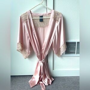 H&M Robe Light Pink / Blush Satin Lace size M/L Tie Waist Kimono Loungewear
